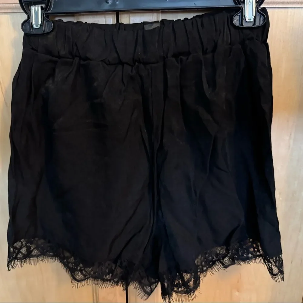 SHEIN Elegant Black Fabric Shorts with Lace Trim - Picture 3 of 10